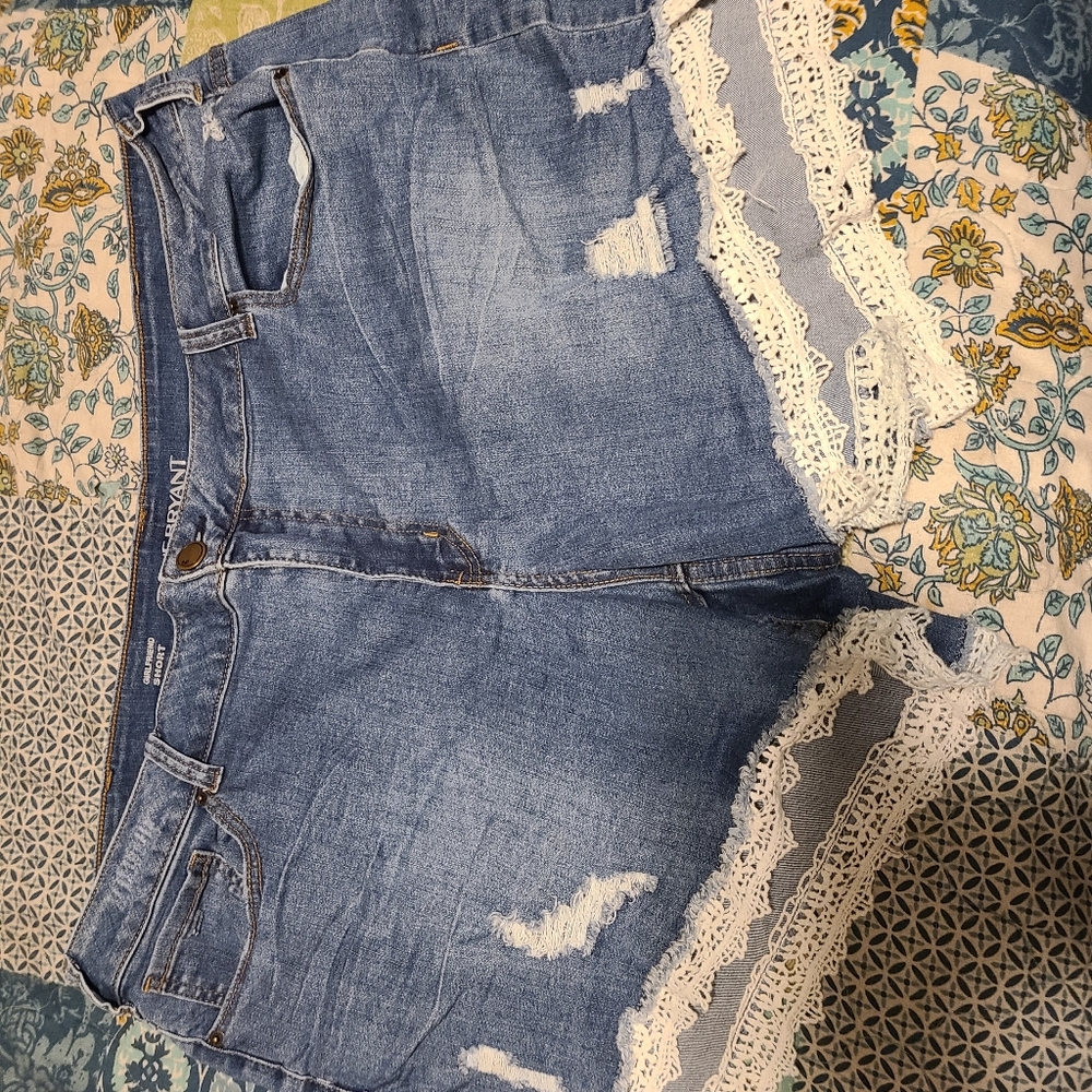 Distressed shorts